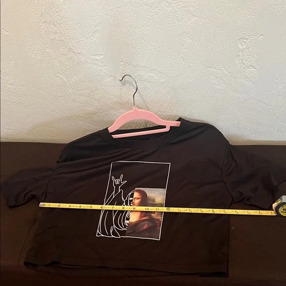 #072**Black Graphic Tee with Mona Lisa Print - Picture 4 of 6